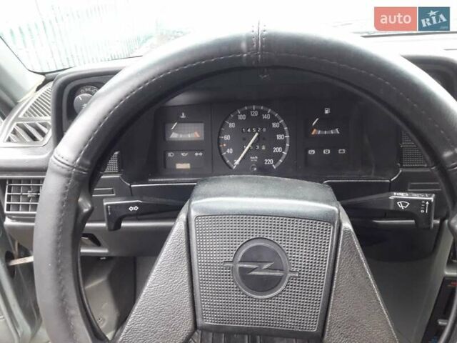 Зелений Опель Кадет, об'ємом двигуна 1.3 л та пробігом 145 тис. км за 1100 $, фото 2 на Automoto.ua