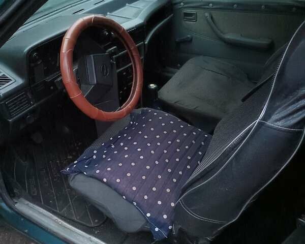 Зеленый Опель Кадет, объемом двигателя 1.6 л и пробегом 215 тыс. км за 800 $, фото 3 на Automoto.ua