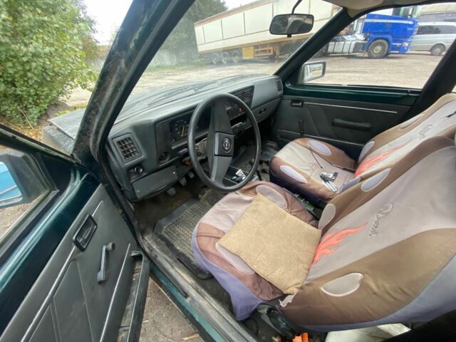 Зеленый Опель Кадет, объемом двигателя 1.3 л и пробегом 300 тыс. км за 572 $, фото 5 на Automoto.ua