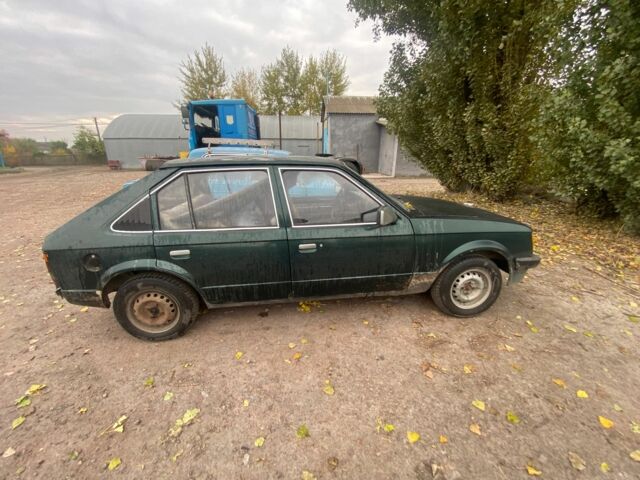 Зеленый Опель Кадет, объемом двигателя 1.3 л и пробегом 300 тыс. км за 572 $, фото 3 на Automoto.ua