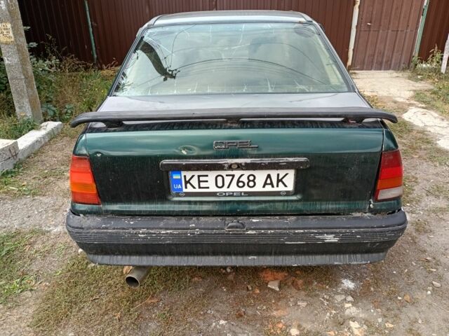 Зелений Опель Кадет, об'ємом двигуна 1.3 л та пробігом 200 тис. км за 835 $, фото 2 на Automoto.ua