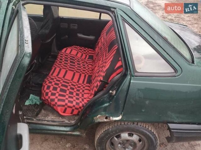 Зеленый Опель Кадет, объемом двигателя 1.6 л и пробегом 350 тыс. км за 600 $, фото 5 на Automoto.ua