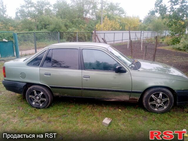 Зеленый Опель Кадет, объемом двигателя 1.6 л и пробегом 0 тыс. км за 480 $, фото 3 на Automoto.ua