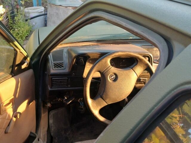 Зеленый Опель Кадет, объемом двигателя 1.3 л и пробегом 2 тыс. км за 1307 $, фото 3 на Automoto.ua