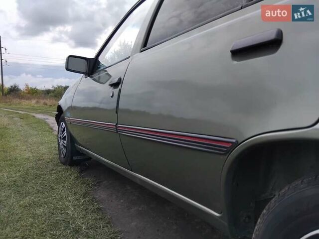 Зеленый Опель Кадет, объемом двигателя 1.3 л и пробегом 175 тыс. км за 1699 $, фото 1 на Automoto.ua