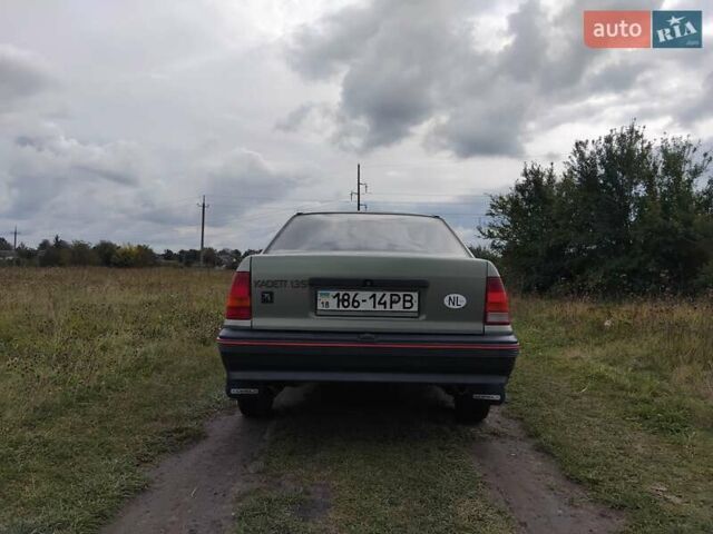 Зеленый Опель Кадет, объемом двигателя 1.3 л и пробегом 175 тыс. км за 1699 $, фото 4 на Automoto.ua