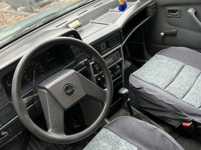 Зеленый Опель Кадет, объемом двигателя 1.6 л и пробегом 200 тыс. км за 1500 $, фото 5 на Automoto.ua