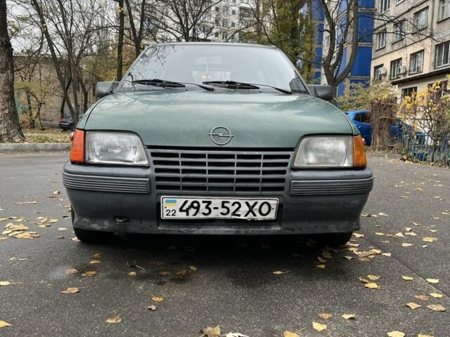 Зеленый Опель Кадет, объемом двигателя 1.6 л и пробегом 200 тыс. км за 1500 $, фото 7 на Automoto.ua