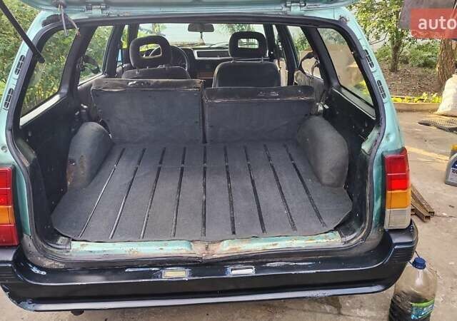 Зеленый Опель Кадет, объемом двигателя 1.4 л и пробегом 300 тыс. км за 800 $, фото 6 на Automoto.ua