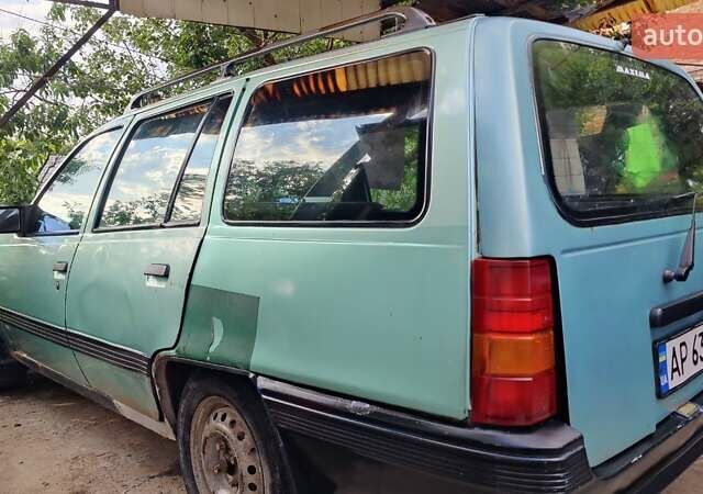 Зеленый Опель Кадет, объемом двигателя 1.4 л и пробегом 300 тыс. км за 800 $, фото 4 на Automoto.ua