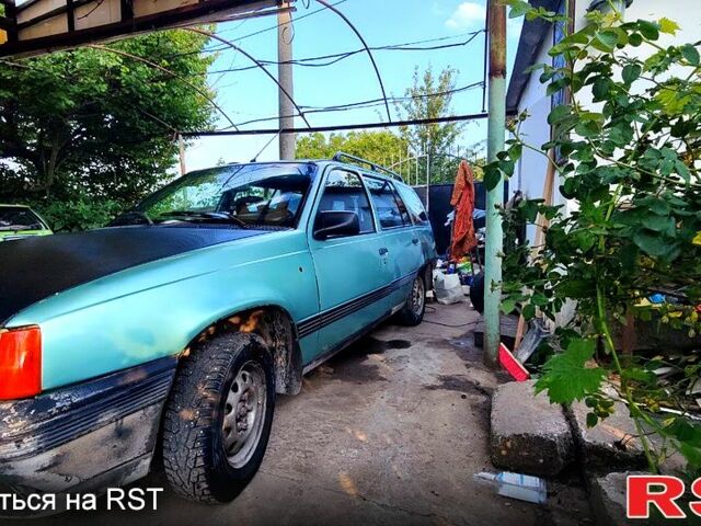 Зеленый Опель Кадет, объемом двигателя 1.4 л и пробегом 250 тыс. км за 1000 $, фото 2 на Automoto.ua