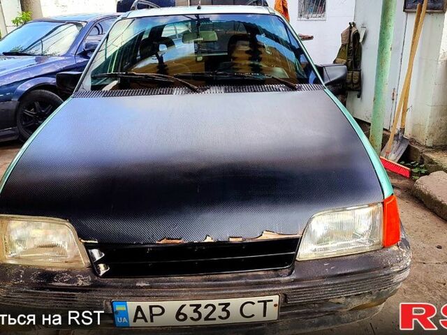 Зеленый Опель Кадет, объемом двигателя 1.4 л и пробегом 250 тыс. км за 1000 $, фото 10 на Automoto.ua