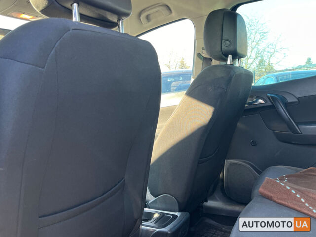 Білий Опель Меріва, об'ємом двигуна 1.3 л та пробігом 187 тис. км за 6600 $, фото 12 на Automoto.ua