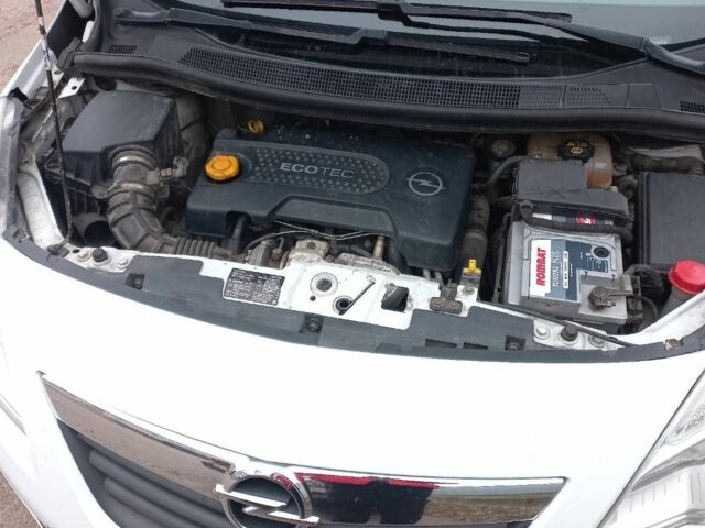 Белый Опель Мерива, объемом двигателя 1.2 л и пробегом 248 тыс. км за 5200 $, фото 3 на Automoto.ua