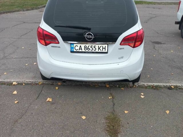 Белый Опель Мерива, объемом двигателя 1.2 л и пробегом 248 тыс. км за 5200 $, фото 1 на Automoto.ua