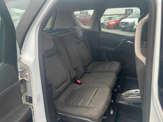 Белый Опель Мерива, объемом двигателя 1.7 л и пробегом 210 тыс. км за 5590 $, фото 15 на Automoto.ua