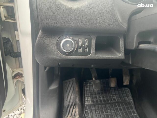 Білий Опель Меріва, об'ємом двигуна 1.7 л та пробігом 210 тис. км за 5590 $, фото 22 на Automoto.ua