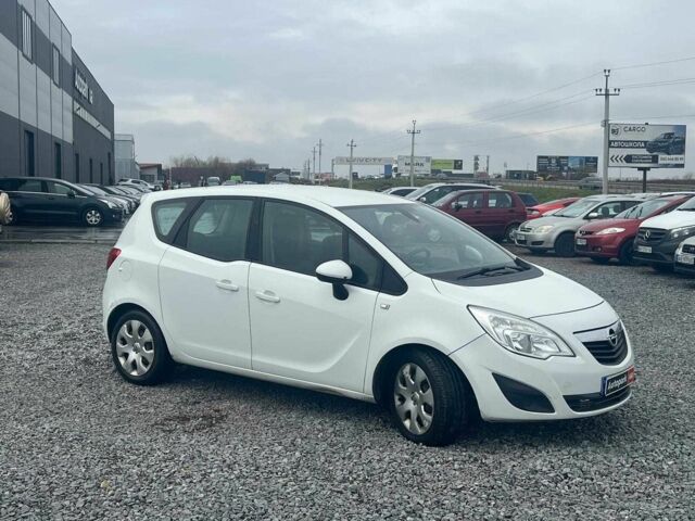 Белый Опель Мерива, объемом двигателя 1.7 л и пробегом 210 тыс. км за 5590 $, фото 9 на Automoto.ua