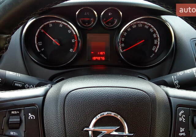 Белый Опель Мерива, объемом двигателя 1.2 л и пробегом 230 тыс. км за 7499 $, фото 12 на Automoto.ua