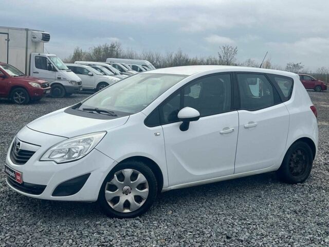 Білий Опель Меріва, об'ємом двигуна 1.7 л та пробігом 210 тис. км за 5000 $, фото 2 на Automoto.ua