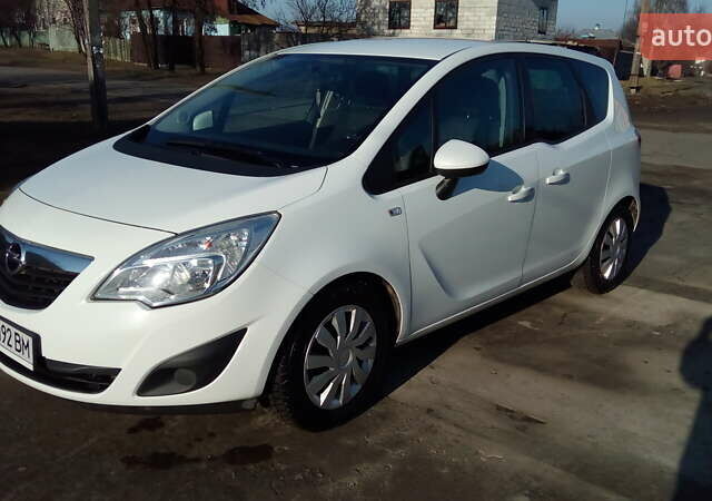 Белый Опель Мерива, объемом двигателя 1.2 л и пробегом 230 тыс. км за 7499 $, фото 1 на Automoto.ua