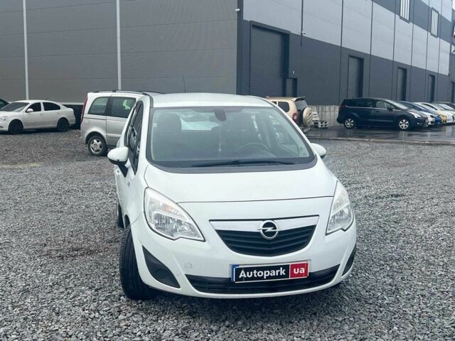 Белый Опель Мерива, объемом двигателя 1.7 л и пробегом 210 тыс. км за 5590 $, фото 11 на Automoto.ua