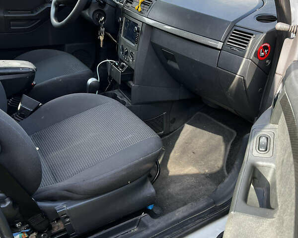 Білий Опель Меріва, об'ємом двигуна 1.6 л та пробігом 274 тис. км за 4500 $, фото 4 на Automoto.ua