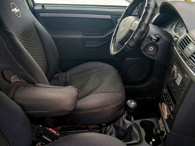 Белый Опель Мерива, объемом двигателя 1.4 л и пробегом 196 тыс. км за 4500 $, фото 6 на Automoto.ua