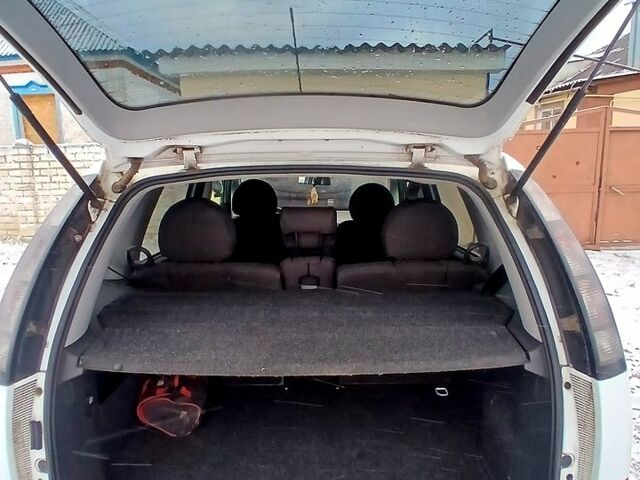 Белый Опель Мерива, объемом двигателя 1.4 л и пробегом 196 тыс. км за 4500 $, фото 10 на Automoto.ua