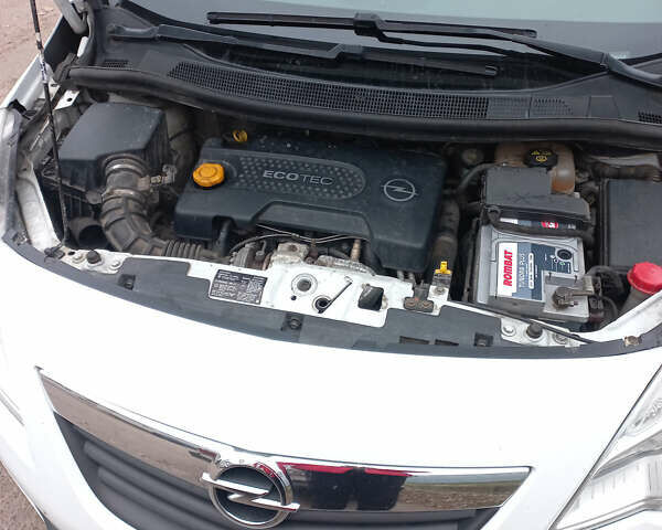 Белый Опель Мерива, объемом двигателя 1.2 л и пробегом 248 тыс. км за 5899 $, фото 17 на Automoto.ua