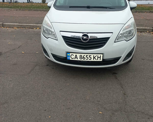 Белый Опель Мерива, объемом двигателя 1.2 л и пробегом 248 тыс. км за 5899 $, фото 6 на Automoto.ua