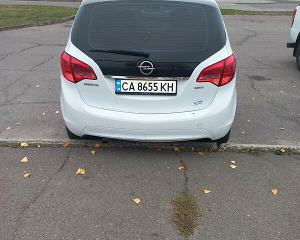 Белый Опель Мерива, объемом двигателя 1.2 л и пробегом 248 тыс. км за 5899 $, фото 3 на Automoto.ua