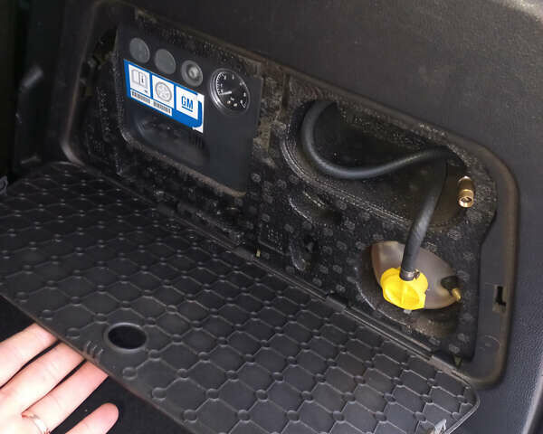 Белый Опель Мерива, объемом двигателя 1.2 л и пробегом 248 тыс. км за 5899 $, фото 16 на Automoto.ua