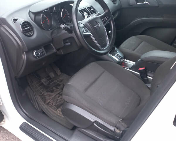 Белый Опель Мерива, объемом двигателя 1.2 л и пробегом 248 тыс. км за 5899 $, фото 9 на Automoto.ua