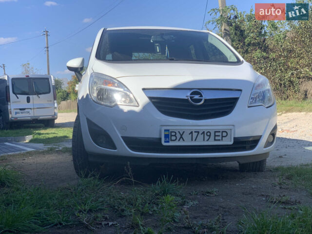 Белый Опель Мерива, объемом двигателя 1.25 л и пробегом 241 тыс. км за 6000 $, фото 14 на Automoto.ua