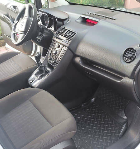 Білий Опель Меріва, об'ємом двигуна 1.3 л та пробігом 241 тис. км за 6500 $, фото 5 на Automoto.ua