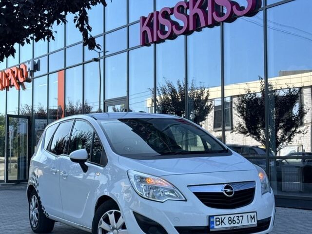 Белый Опель Мерива, объемом двигателя 1.2 л и пробегом 306 тыс. км за 4009 $, фото 6 на Automoto.ua