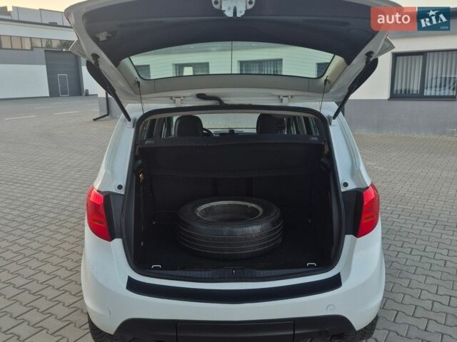 Білий Опель Меріва, об'ємом двигуна 1.4 л та пробігом 250 тис. км за 5100 $, фото 7 на Automoto.ua