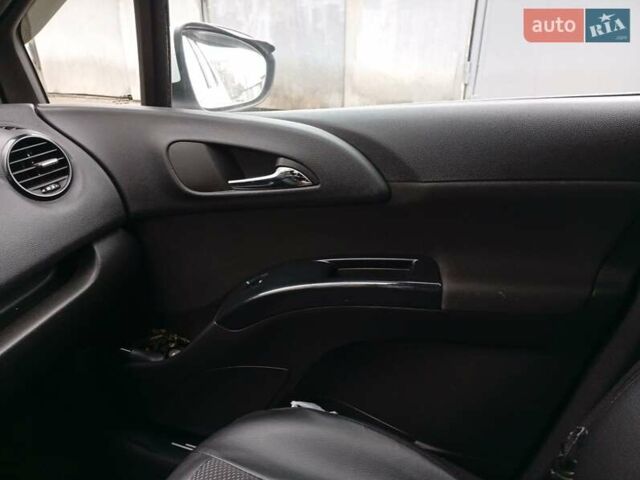 Білий Опель Меріва, об'ємом двигуна 1.25 л та пробігом 250 тис. км за 6500 $, фото 11 на Automoto.ua