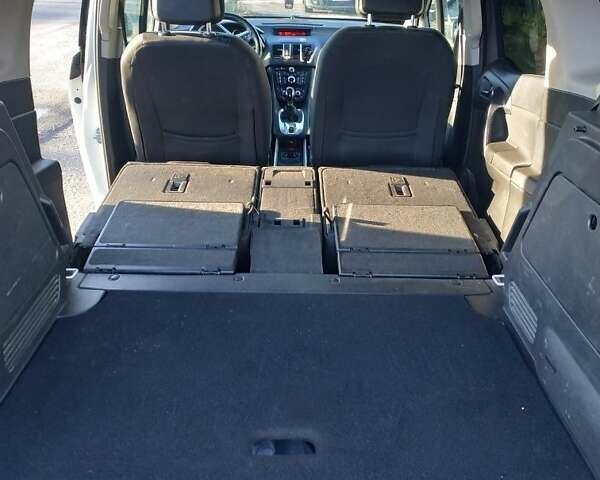 Білий Опель Меріва, об'ємом двигуна 1.3 л та пробігом 215 тис. км за 7500 $, фото 14 на Automoto.ua