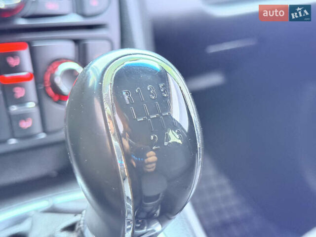 Білий Опель Меріва, об'ємом двигуна 1.7 л та пробігом 240 тис. км за 6700 $, фото 13 на Automoto.ua