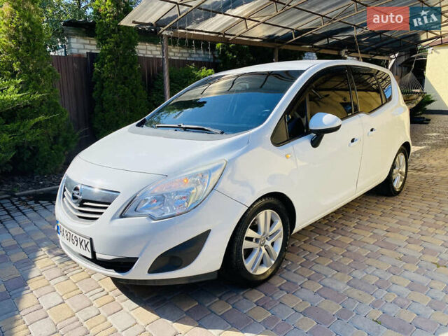 Белый Опель Мерива, объемом двигателя 1.69 л и пробегом 245 тыс. км за 6800 $, фото 36 на Automoto.ua