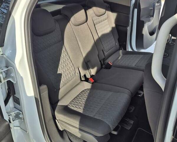 Білий Опель Меріва, об'ємом двигуна 1.36 л та пробігом 190 тис. км за 8200 $, фото 11 на Automoto.ua