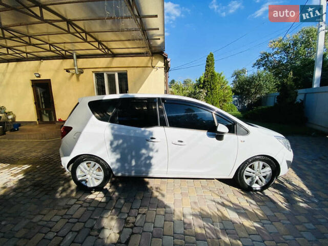 Белый Опель Мерива, объемом двигателя 1.69 л и пробегом 245 тыс. км за 6800 $, фото 42 на Automoto.ua