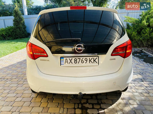 Белый Опель Мерива, объемом двигателя 1.69 л и пробегом 245 тыс. км за 6800 $, фото 16 на Automoto.ua