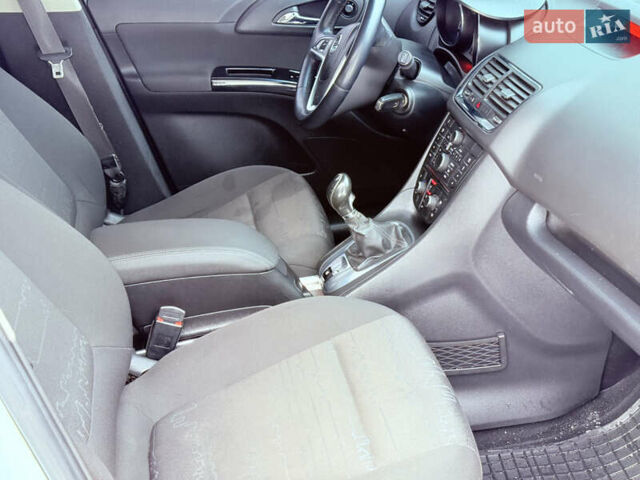 Білий Опель Меріва, об'ємом двигуна 1.7 л та пробігом 240 тис. км за 6700 $, фото 33 на Automoto.ua