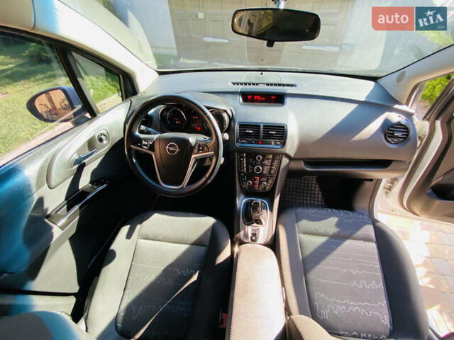 Белый Опель Мерива, объемом двигателя 1.69 л и пробегом 245 тыс. км за 6800 $, фото 10 на Automoto.ua