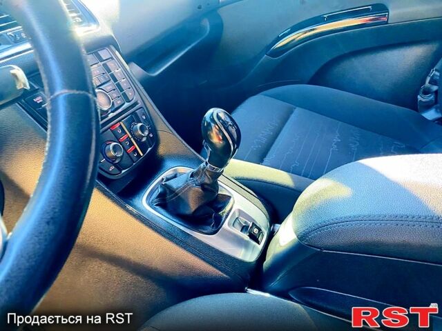 Белый Опель Мерива, объемом двигателя 1.7 л и пробегом 225 тыс. км за 6950 $, фото 6 на Automoto.ua