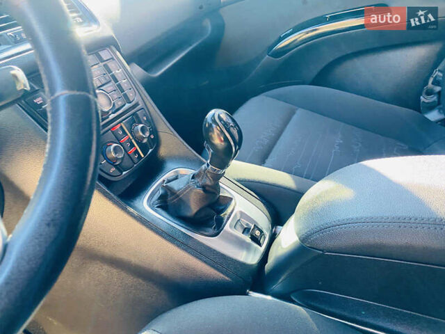 Белый Опель Мерива, объемом двигателя 1.69 л и пробегом 245 тыс. км за 6800 $, фото 24 на Automoto.ua