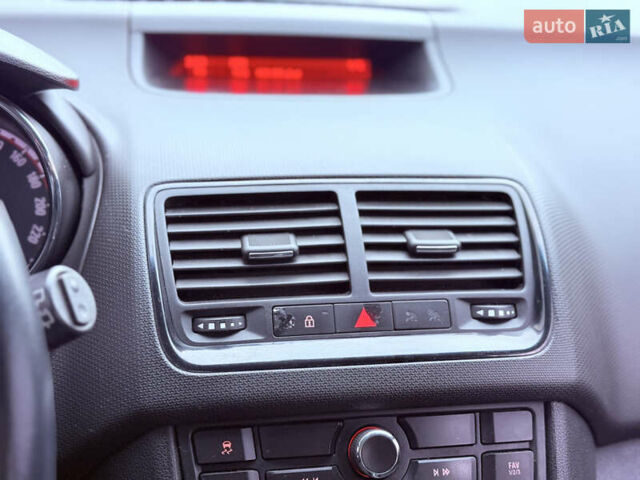 Білий Опель Меріва, об'ємом двигуна 1.7 л та пробігом 240 тис. км за 6700 $, фото 14 на Automoto.ua